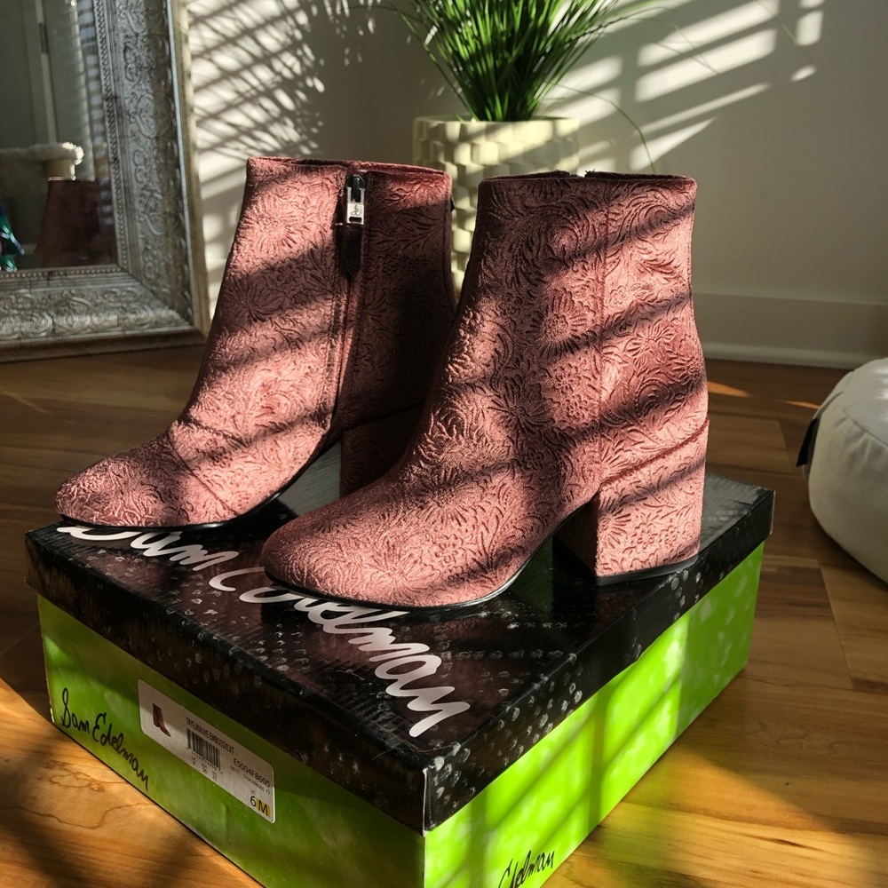 Sam Edelman pink/mauve velvet boots